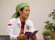 Profil Lukni Maulana: Rekam Jejak, Kiprah, dan Karya-Karyanya