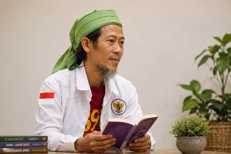 Profil Lukni Maulana